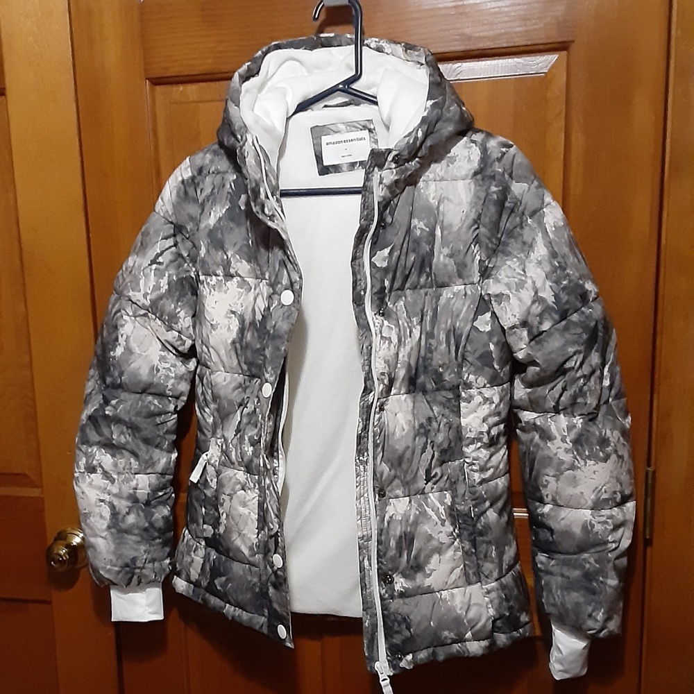 Amazon Essentials Heavy Weight Hooded Puffer Coat